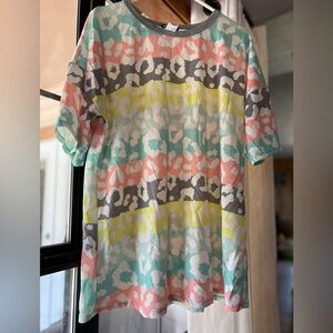 Heimish USA leopard multi color top. 2xl